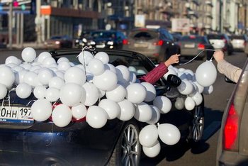 Несколько тысяч машин участвовало в автопробеге за честные выборы