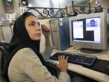 Иран планирует полностью отказаться от Интернета к 2013 году